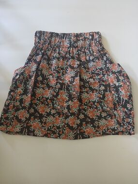 Dolce Vita Mini Skirt with Coral Floral Print, Side Pockets and Bubble Hem